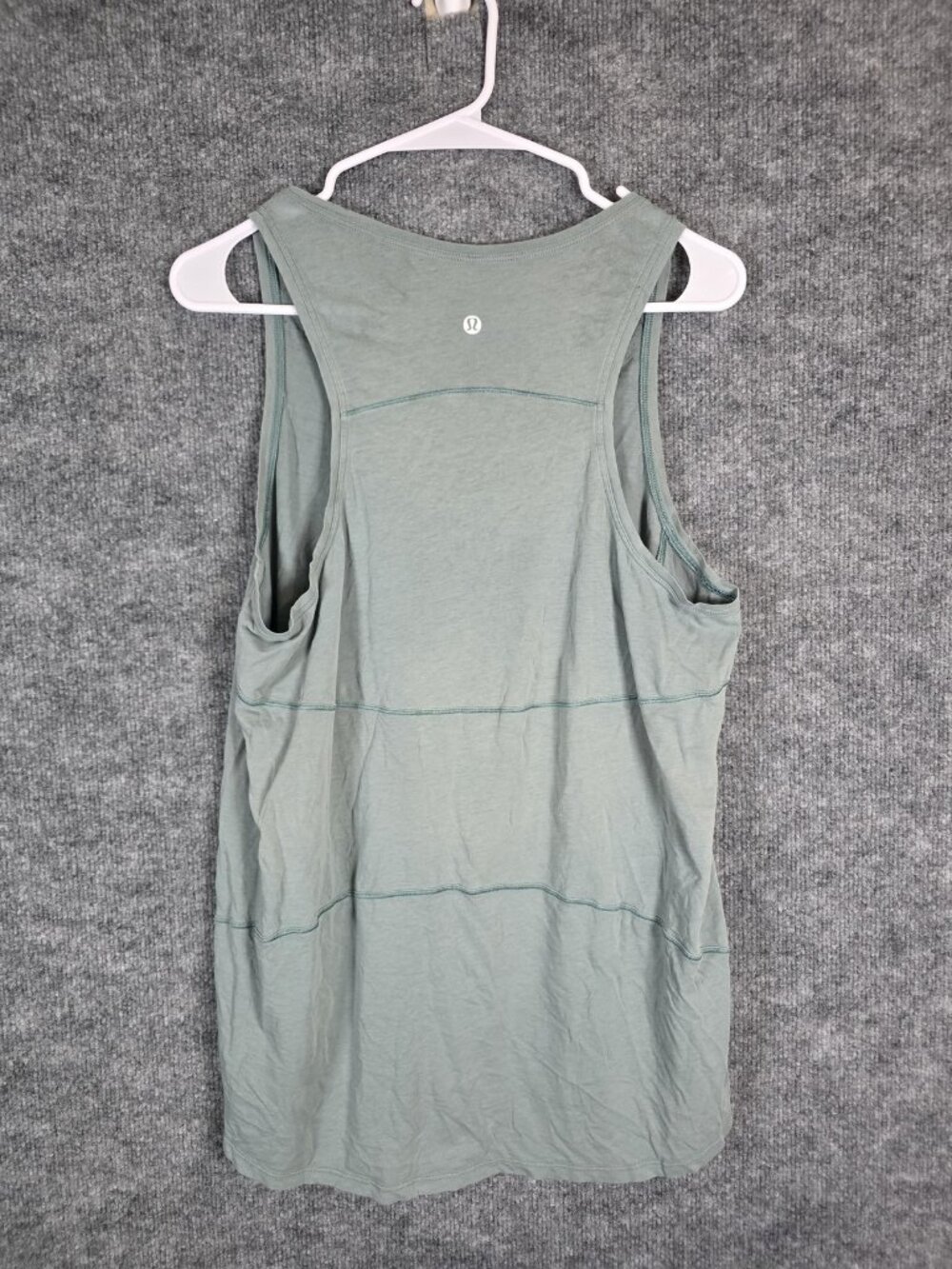 Lululemon Tank Top Womens M Green Scoop Neck Relaxed Athletic Yoga Gym - Picture 3 of 4